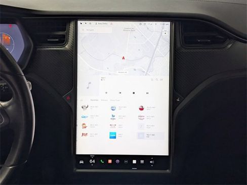 Used 2018 Tesla Model X 75D image 11