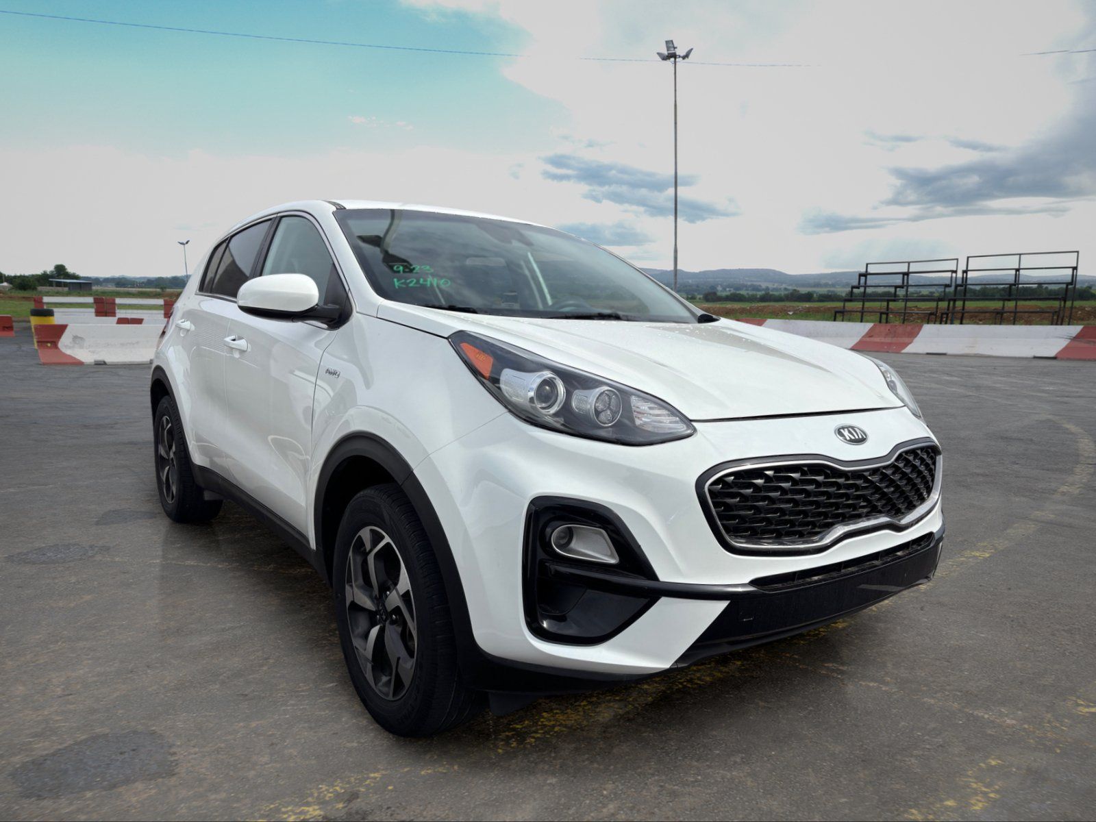 Used 2020 Kia Sportage LX AWD/4WD image 2