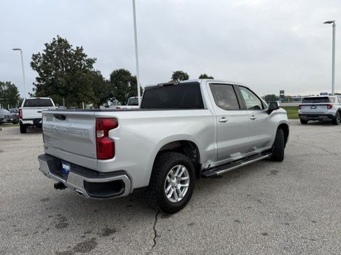 Used 2022 Chevrolet Silverado 1500 LT w/ Diesel Off-Road Package AWD/4WD image 9