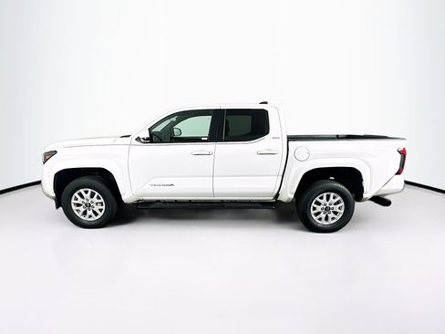 Used 2024 Toyota Tacoma SR5 image 4