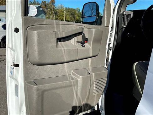 Used 2020 Chevrolet Express 3500 LS image 18