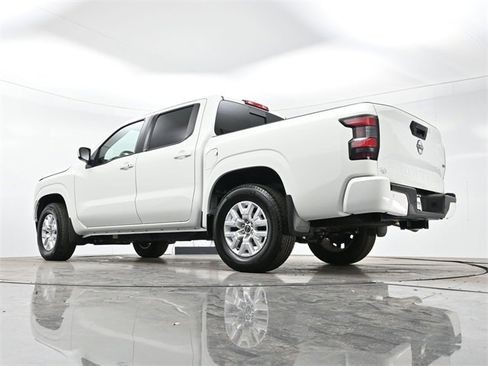 Used 2024 Nissan Frontier SV w/ SV Convenience Package image 25