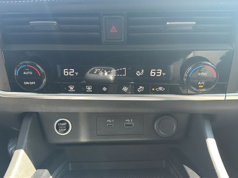 Used 2023 Nissan Rogue SV AWD/4WD image 27