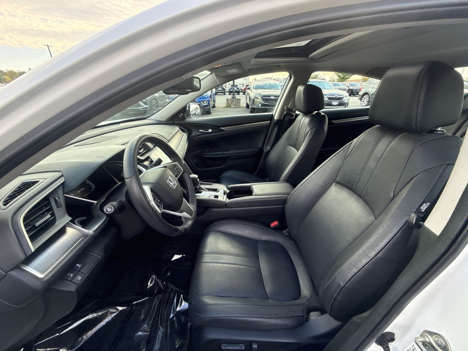 Used 2017 Honda Civic Touring image 14