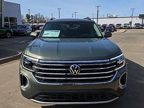 New 2026 Volkswagen Atlas SE FWD image 2
