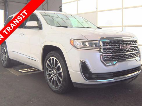 Used 2020 GMC Acadia Denali w/ Technology Package FWD image 3