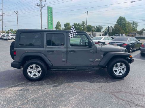 Used 2019 Jeep Wrangler Unlimited Sport S AWD/4WD image 9