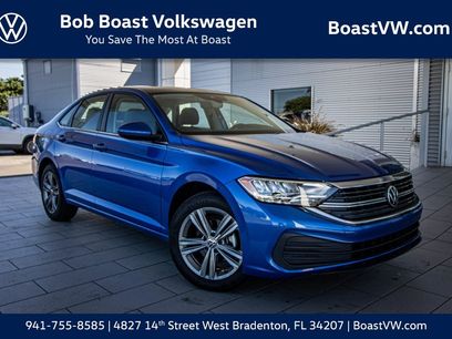 Certified 2024 Volkswagen Jetta SE w/ Panoramic Sunroof Package