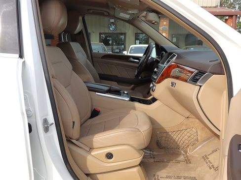 Used 2015 Mercedes-Benz GL 320 BlueTEC 4MATIC image 17