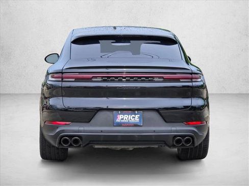 Used 2024 Porsche Cayenne S AWD/4WD image 6