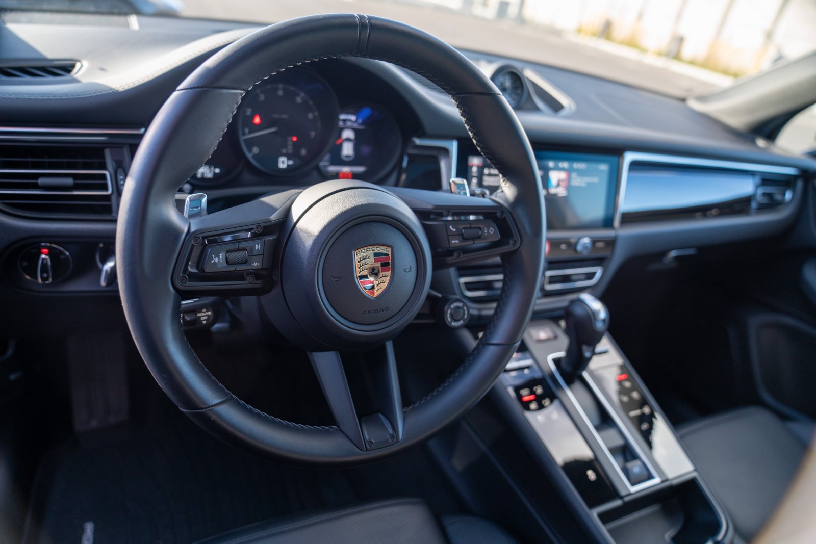 Certified 2026 Porsche Macan AWD/4WD image 14