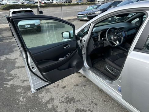 Used 2024 Nissan Leaf SV Plus image 9