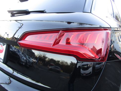 Used 2018 Audi SQ5 Premium Plus w/ S Sport Package image 11