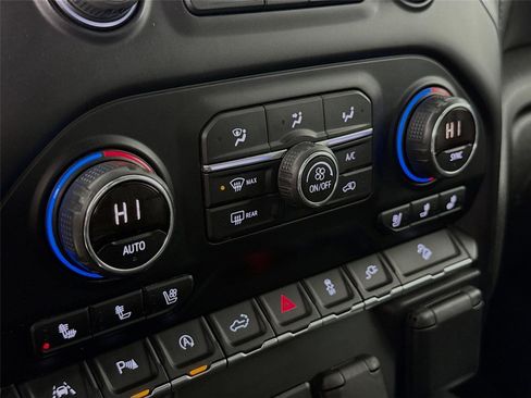 Used 2019 Chevrolet Silverado 1500 LTZ w/ LTZ Premium Package image 17