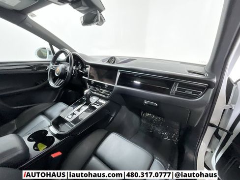 Used 2023 Porsche Macan w/ Premium Package Plus image 24