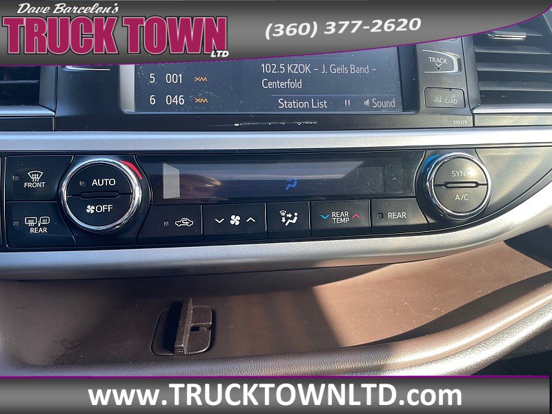 Used 2018 Toyota Highlander XLE AWD/4WD image 30