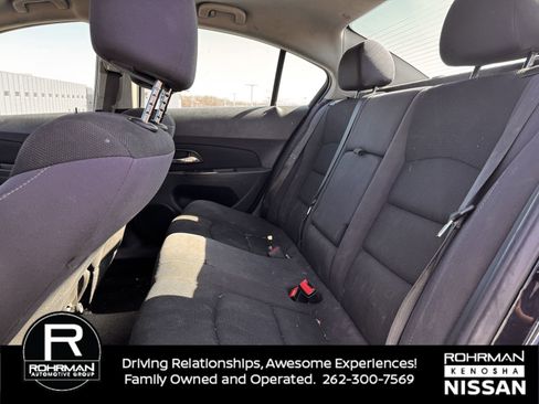 Used 2015 Chevrolet Cruze LT image 9