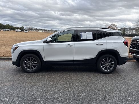 Certified 2023 GMC Terrain SLT image 7