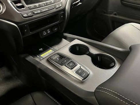 Certified 2024 Honda Passport EX-L image 19