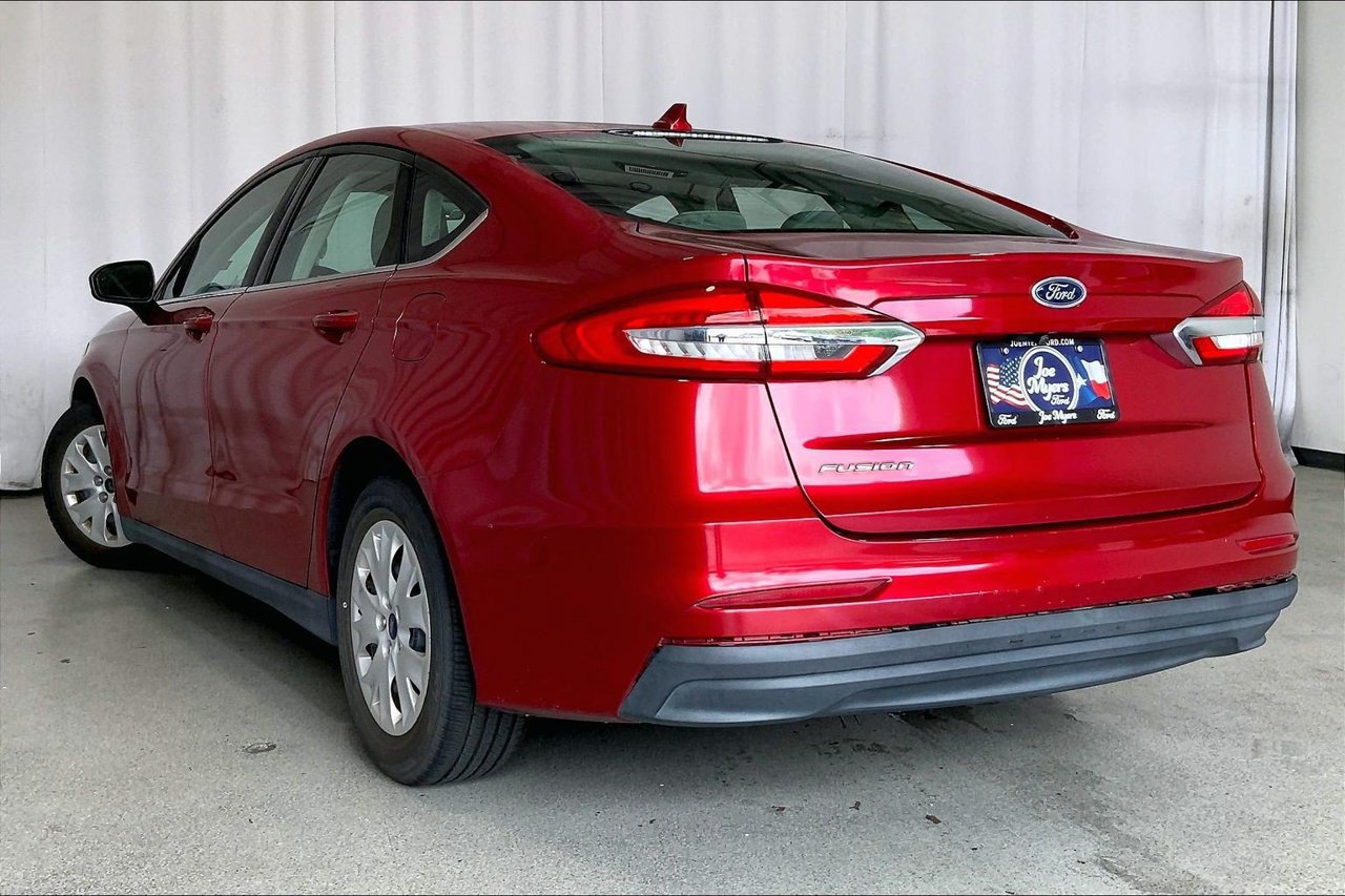 Used 2020 Ford Fusion S FWD image 5