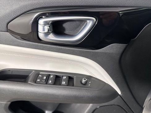 Used 2022 Jeep Compass Limited w/ Sun and Sound Group image 25