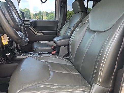 Used 2014 Jeep Wrangler Unlimited Sport AWD/4WD image 11