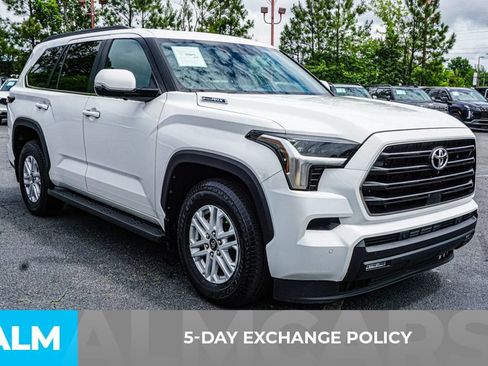 Used 2025 Toyota Sequoia SR5 AWD/4WD image 4