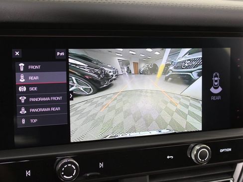 Certified 2026 Porsche Macan AWD/4WD image 28
