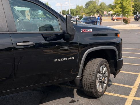 Used 2024 Chevrolet Silverado 2500 Custom w/ Custom Convenience Package AWD/4WD image 8