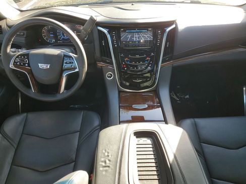 Used 2018 Cadillac Escalade Premium Luxury image 15