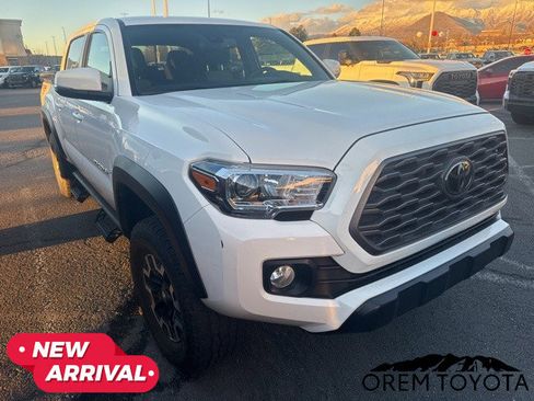 Used 2022 Toyota Tacoma TRD Off-Road image 1