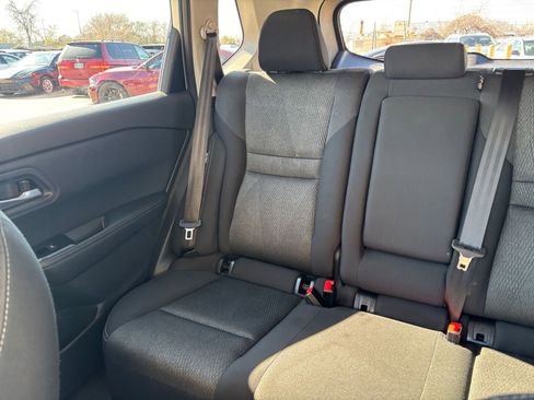 Used 2025 Nissan Rogue SV image 41