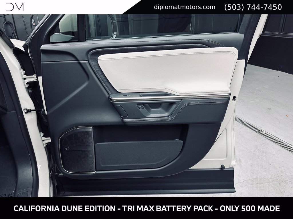 Used 2025 Rivian R1S Adventure Tri AWD/4WD image 28