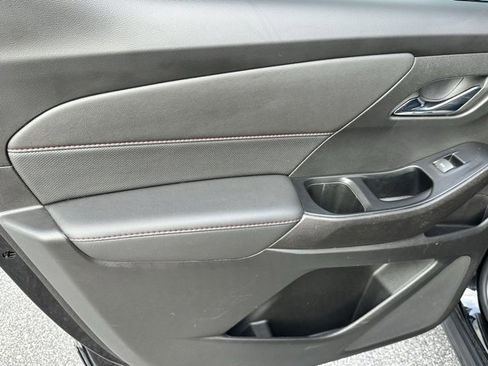 Used 2023 Chevrolet Traverse RS image 19