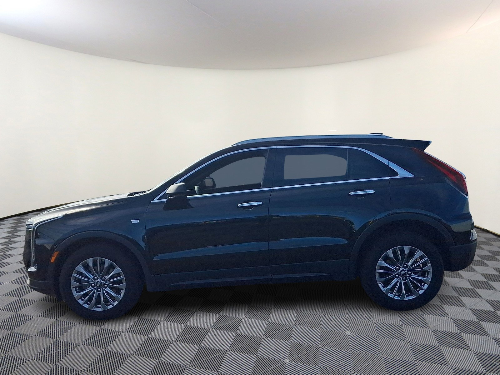 Used 2024 Cadillac XT4 Premium Luxury AWD/4WD image 4