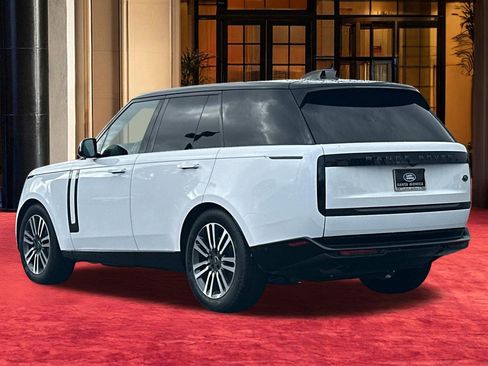 Used 2023 Land Rover Range Rover SE image 4