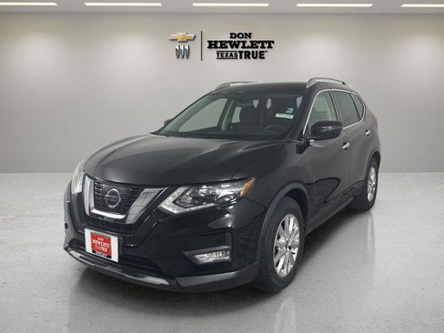 Used 2017 Nissan Rogue SV FWD image 1