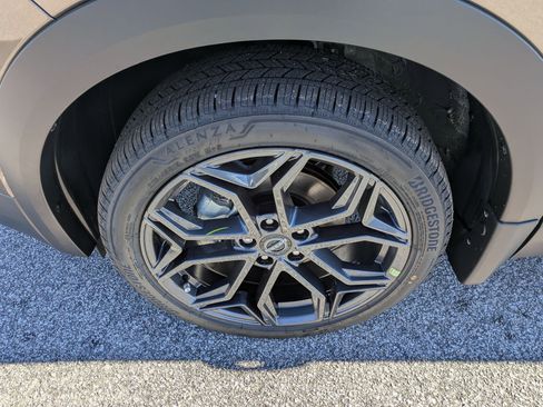 New 2026 Nissan Kicks SR FWD image 10