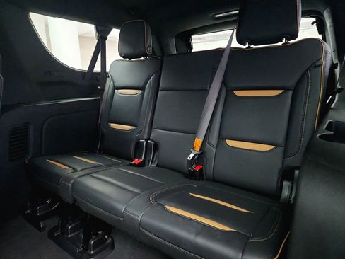 Used 2022 GMC Yukon XL AT4 w/ Technology Package AWD/4WD image 27
