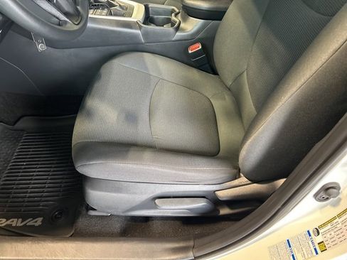 Used 2019 Toyota RAV4 LE image 30