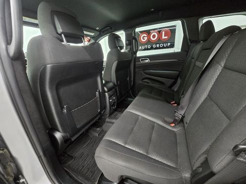 Used 2020 Jeep Grand Cherokee Laredo w/ Security & Convenience Group AWD/4WD image 16