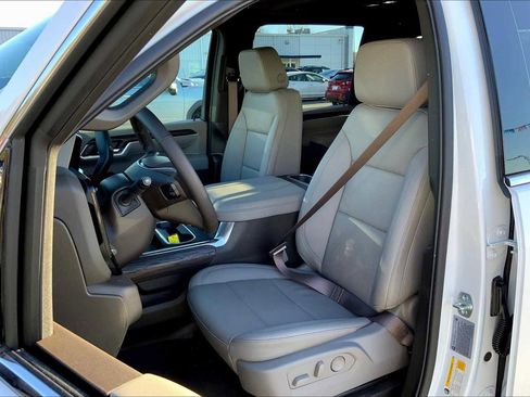 New 2025 GMC Sierra 2500 SLT w/ SLT Premium Package image 9