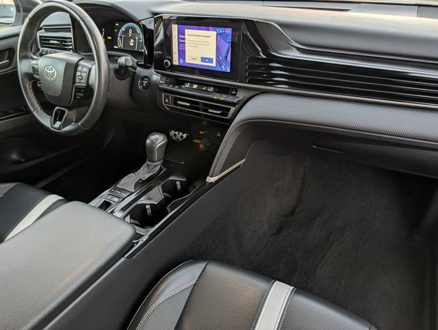 Used 2025 Toyota Camry SE FWD image 32
