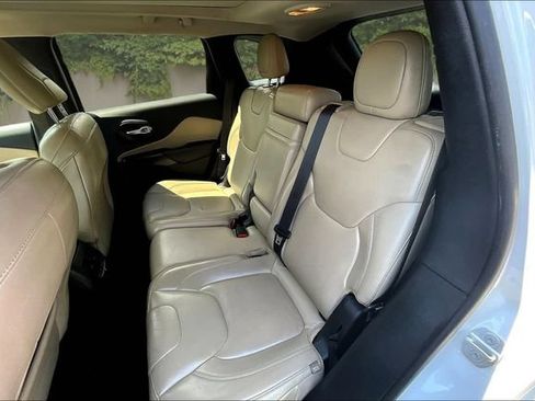 Used 2016 Jeep Cherokee Limited AWD/4WD image 22