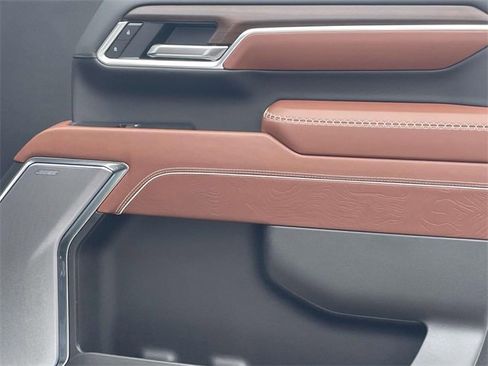 Used 2025 GMC Sierra 2500 Denali Ultimate w/ Max Trailering Package image 25