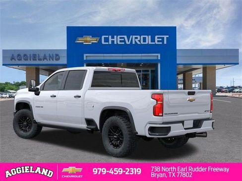 New 2026 Chevrolet Silverado 2500 ZR2 image 3
