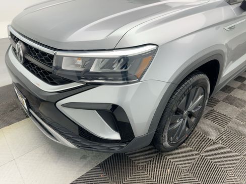 Used 2022 Volkswagen Taos S image 11