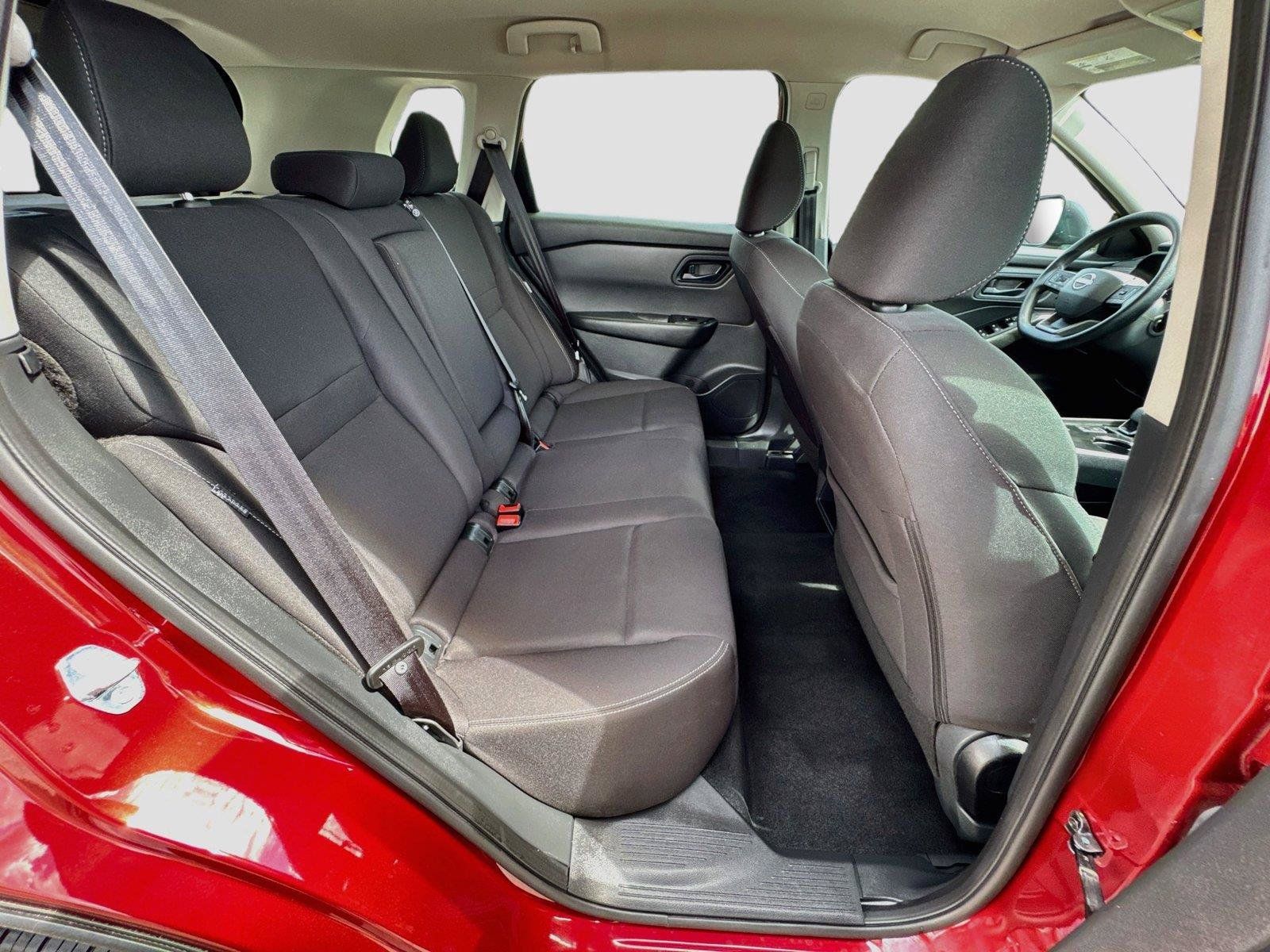 Used 2025 Nissan Rogue S FWD image 27