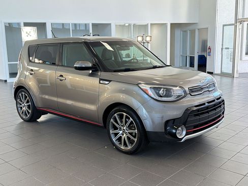 Used 2018 Kia Soul ! w/ Tech Package FWD image 7