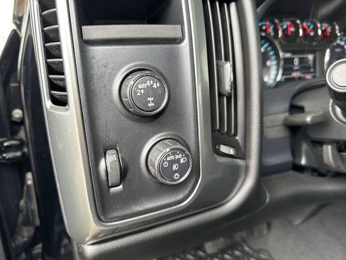 Used 2018 Chevrolet Silverado 1500 LT w/ All Star Edition AWD/4WD image 31